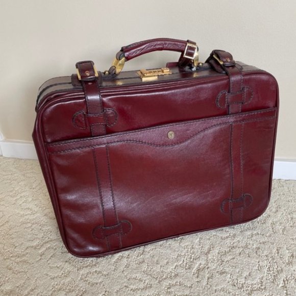 Leather overnighter bag produced by Goldpfeil. - Picture 1 of 2